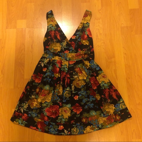 Summer dress - Picture 1 of 4